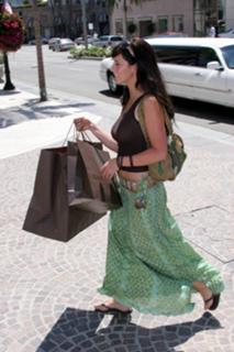 Jennifer Love Hewitt feet photo thumbnail
