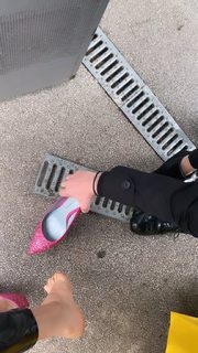 Chiara Ferragni feet photo thumbnail