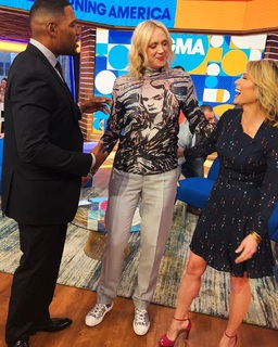 Amy Robach feet photo thumbnail