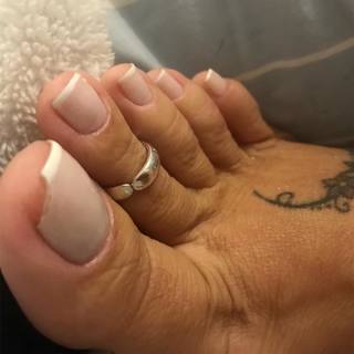 Karin Klemp feet photo thumbnail