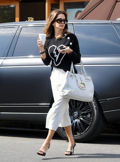 Brooke Burke feet photo thumbnail