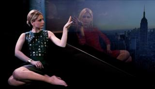 Sarah Michelle Gellar feet photo thumbnail