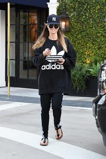 Heidi Klum feet photo thumbnail