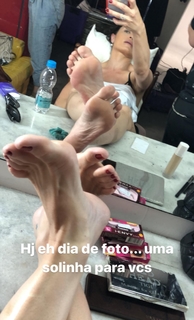 Franciely Freduzeski feet photo thumbnail