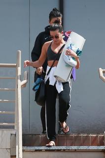 Lea Michele feet photo thumbnail