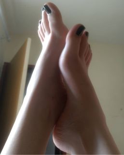 Isa Pes feet photo thumbnail