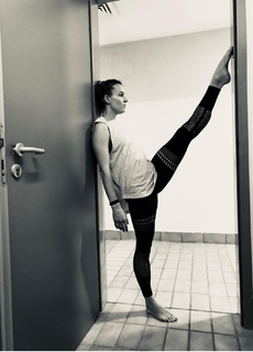 Tania Cagnotto feet photo thumbnail