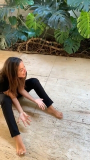 Anitta feet photo thumbnail