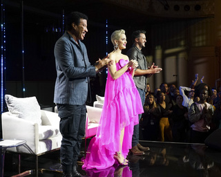 Katy Perry feet photo thumbnail