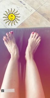 Daniela Katzenberger feet photo thumbnail