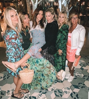 Molly Sims feet photo thumbnail