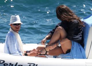 Michelle Rodriguez feet photo thumbnail