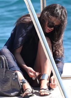 Michelle Rodriguez feet photo thumbnail