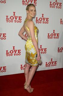 Yvonne Strahovski feet photo thumbnail