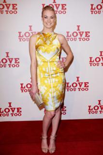 Yvonne Strahovski feet photo thumbnail