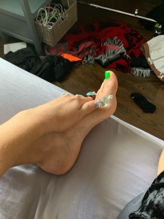 Victoria Waldrip feet photo thumbnail
