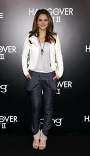 Maria Menounos feet photo thumbnail