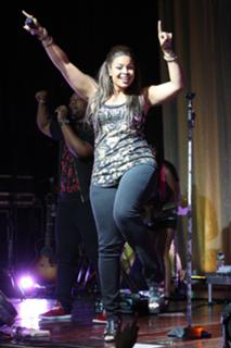 Jordin Sparks feet photo thumbnail
