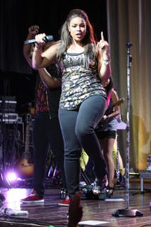 Jordin Sparks feet photo thumbnail