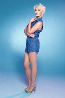 Helen Flanagan feet photo thumbnail