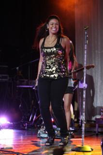 Jordin Sparks feet photo thumbnail