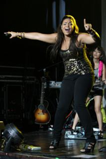 Jordin Sparks feet photo thumbnail
