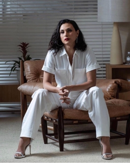 Morena Baccarin feet photo thumbnail