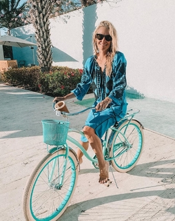 Molly Sims feet photo thumbnail