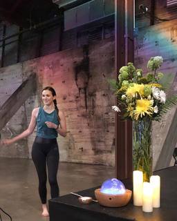 Adriene Mishler feet photo thumbnail