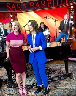 Amy Robach feet photo thumbnail