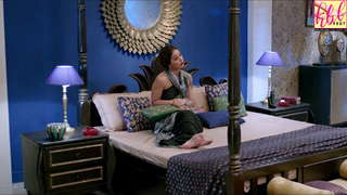 Hina Khan feet photo thumbnail