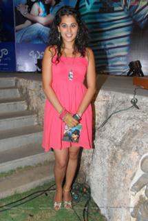 Taapsee Pannu feet photo thumbnail
