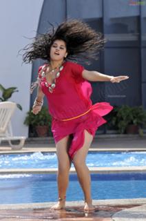 Taapsee Pannu feet photo thumbnail