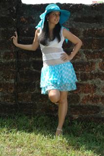Taapsee Pannu feet photo thumbnail