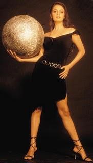 Dia Mirza feet photo thumbnail