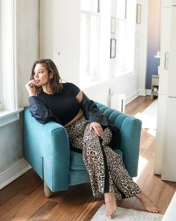 Ashley Graham feet photo thumbnail
