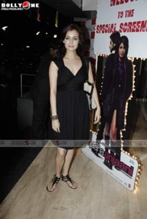Dia Mirza feet photo thumbnail