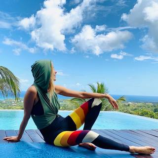 Petra Nemcova feet photo thumbnail