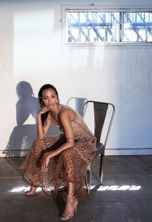 Zoe Saldana feet photo thumbnail