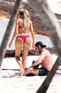 Farrah Laurel Abraham feet photo thumbnail