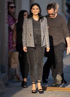 Camila Mendes feet photo thumbnail