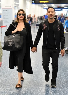 Chrissy Teigen feet photo thumbnail