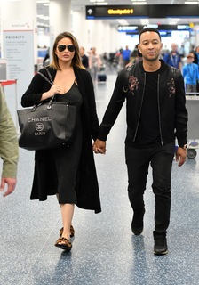 Chrissy Teigen feet photo thumbnail