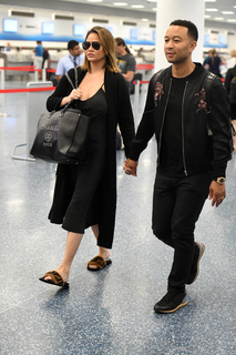 Chrissy Teigen feet photo thumbnail