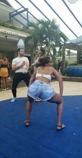 Anitta feet photo thumbnail