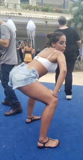Anitta feet photo thumbnail