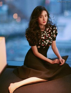 Mi Yang feet photo thumbnail