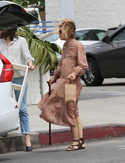 Selma Blair feet photo thumbnail