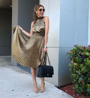 Lili Estefan feet photo thumbnail