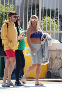 Katie Price feet photo thumbnail